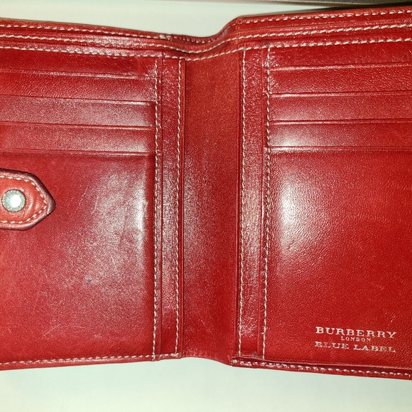 Burberry red trim Blue Label Short Wallet - Picture 8 of 11